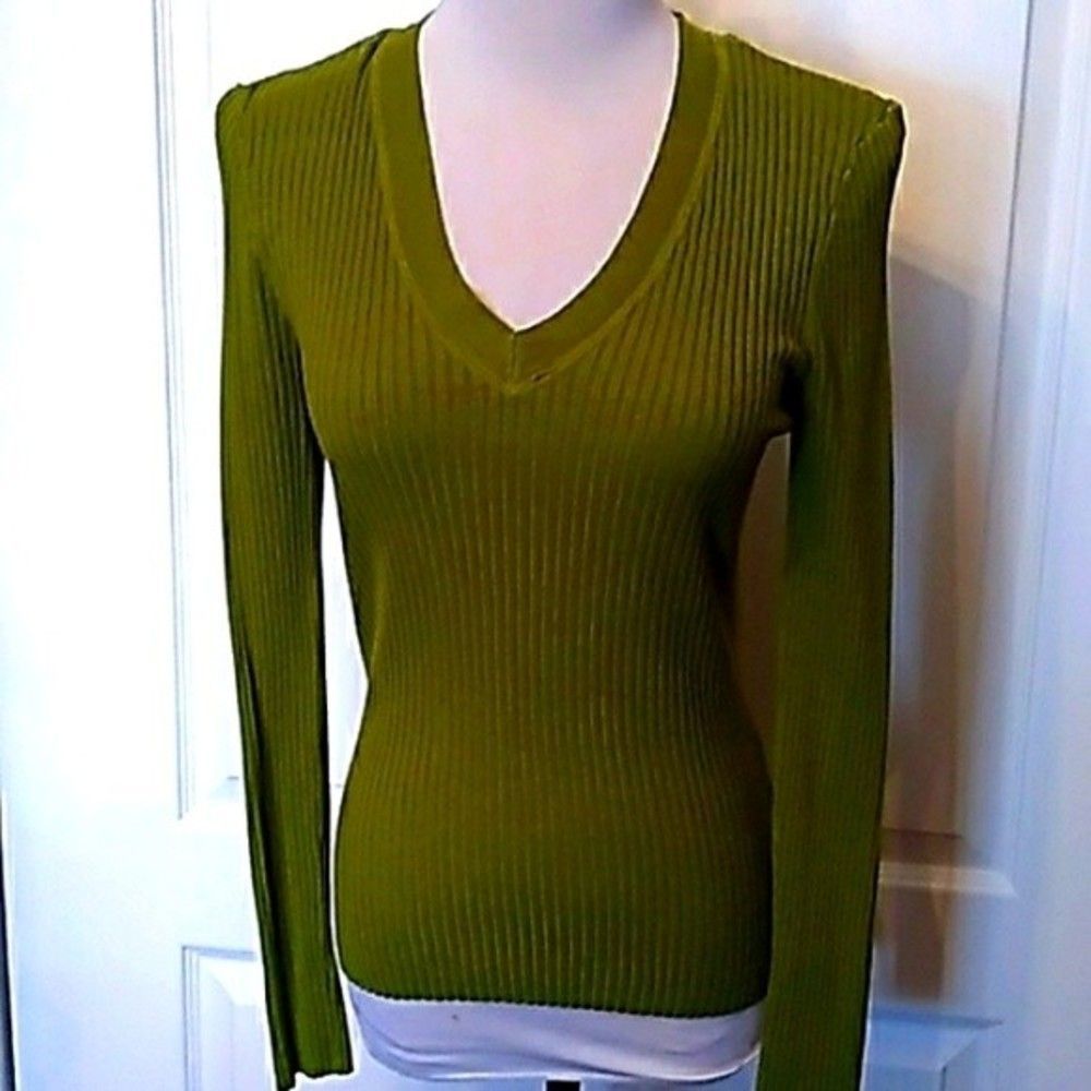 Ribbed Knit Top Long Sleeve V Neck Green Medium WOMENS Medium NWOT